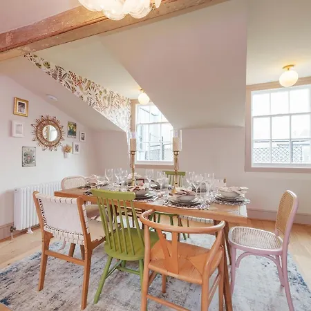 Teller's Secret Loft House - 2 Bedroom In By Mint Apartment