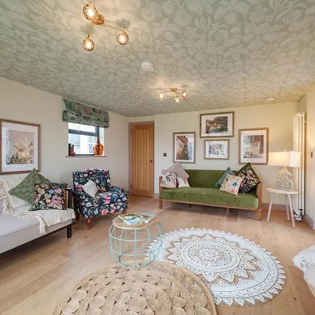 Teller's Secret Loft House - 2 Bedroom In By Mint בריסטול